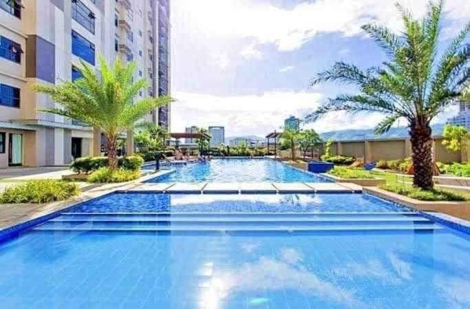 Horizon 101 A1 Shortwalk Robinson Mall Mango Square Bars Free Pool Cebu Exteriör bild